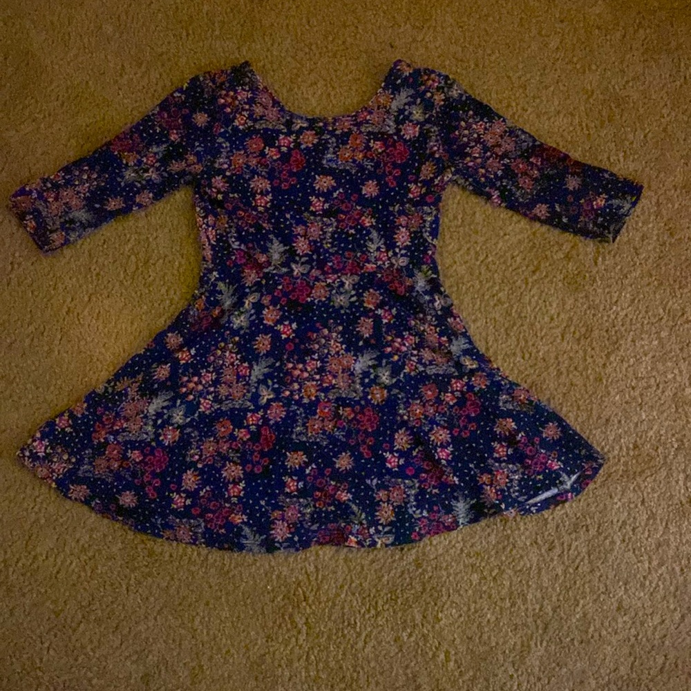 Girls size 6-7, blue, floral print, Old Navy dress.
